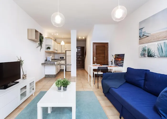 Home2book Sea Side شقة